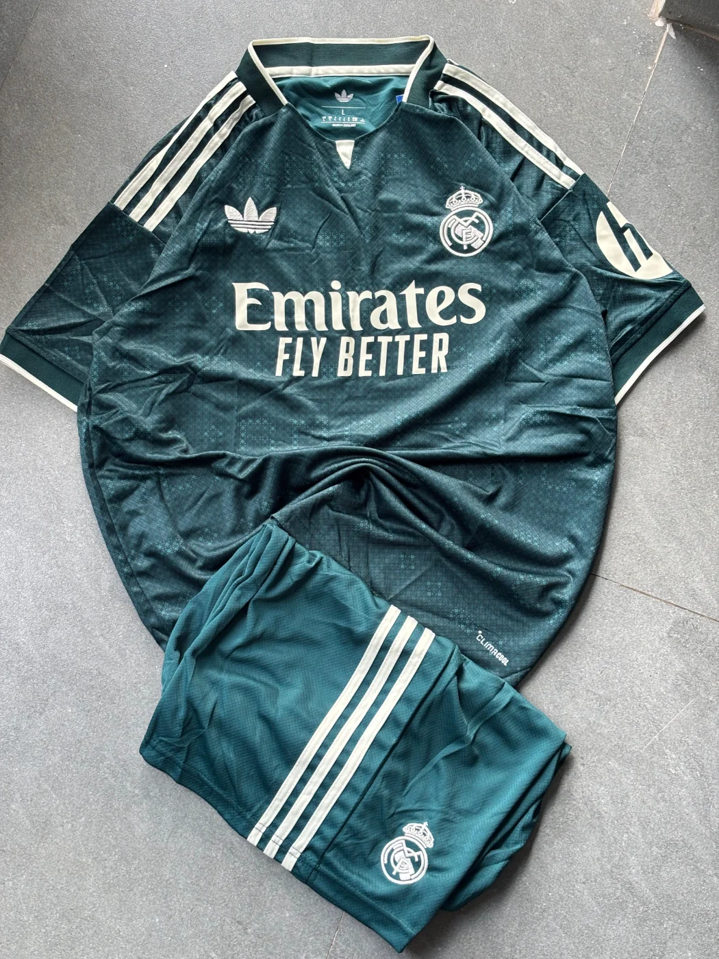 Real Madrid 26/27 Away Full Kit Set (Jersey + Shorts) - Football Jersey India (Photo 1)